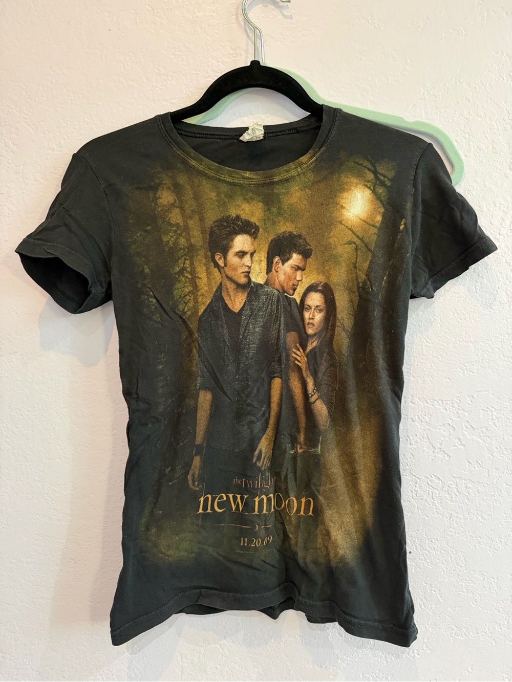 Vintage 2009 Twilight Saga-New Moon Graphic Tee - Black